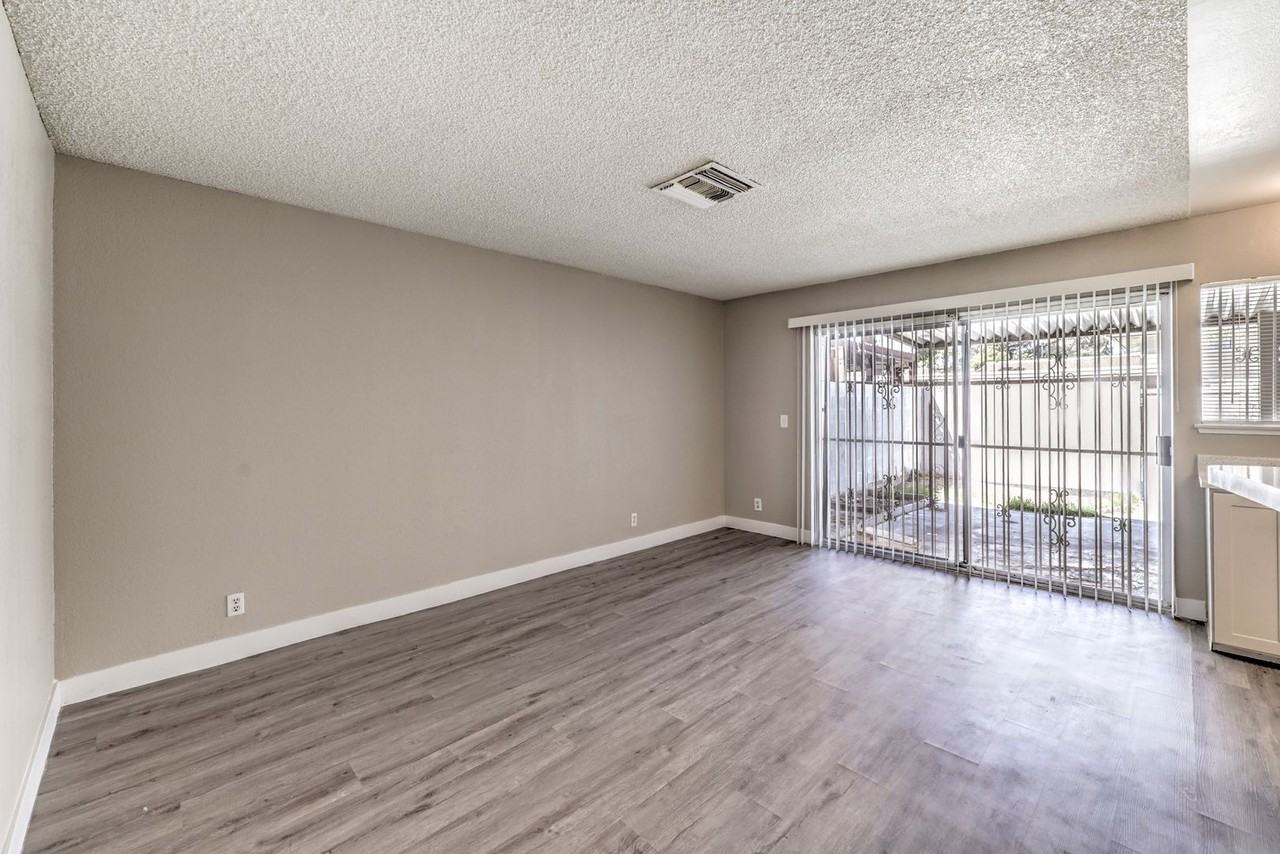 2426 Paradise Village Way - Photo 5 of 18