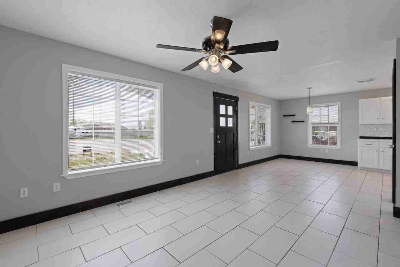 2729 2729 E 95th N Idaho Falls, ID 83401 - Photo 2 of 40