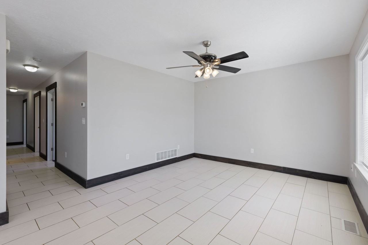 2729 2729 E 95th N Idaho Falls, ID 83401 - Photo 4 of 40