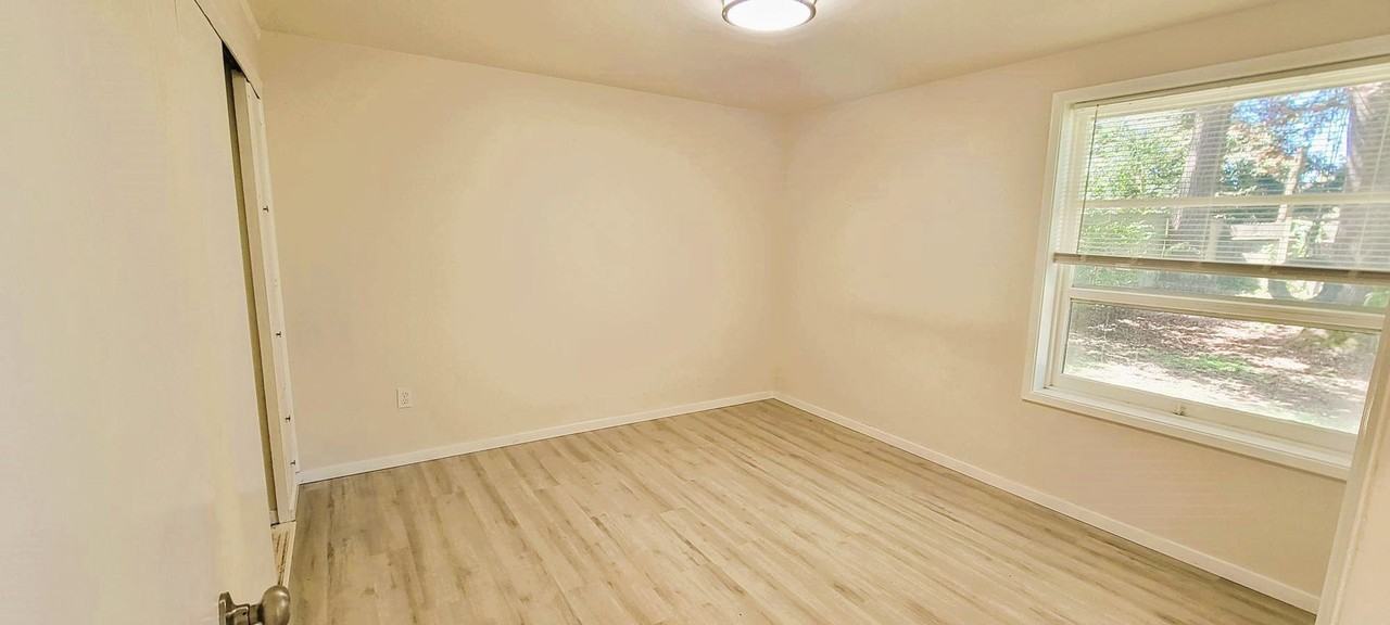 16339 Ashworth Ave N - Photo 4 of 10