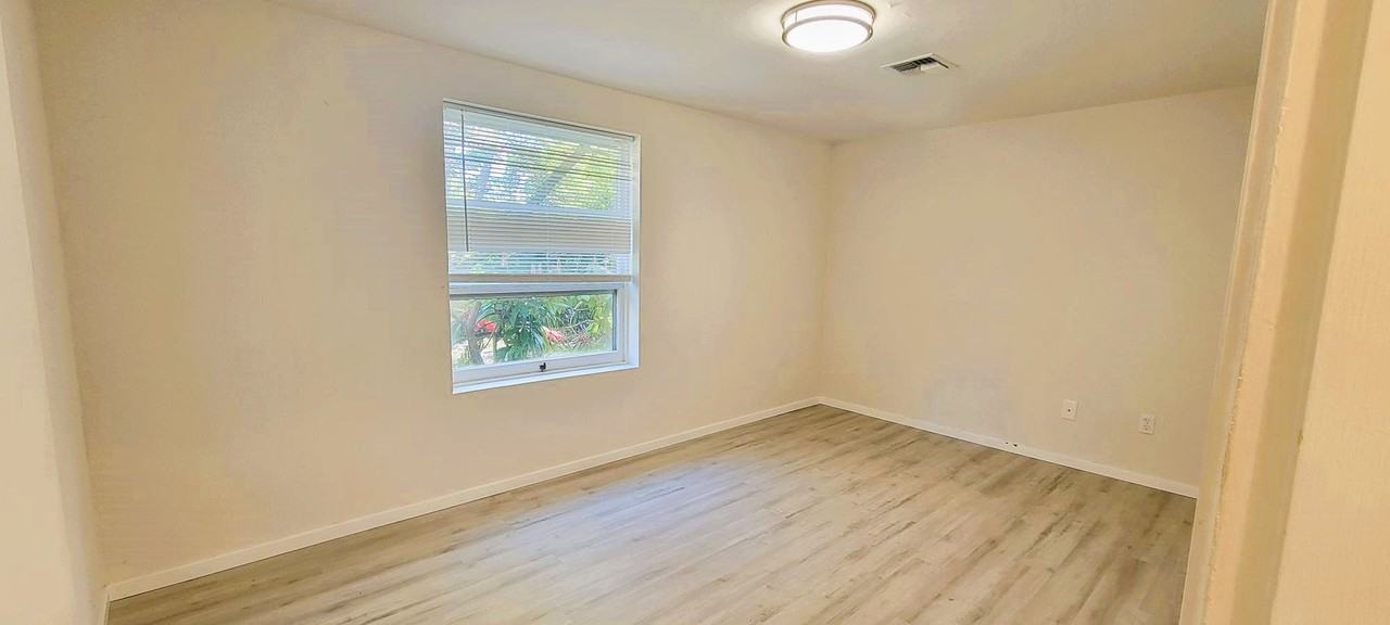 16339 Ashworth Ave N - Photo 6 of 10