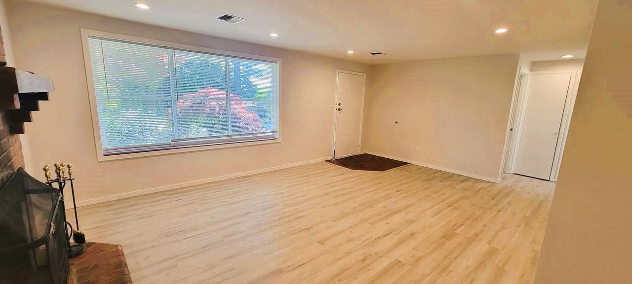 16339 Ashworth Ave N - Photo 7 of 10