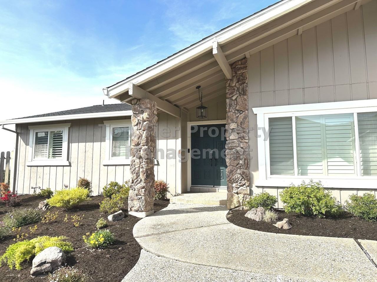 157 Regency Dr - Photo 2 of 21