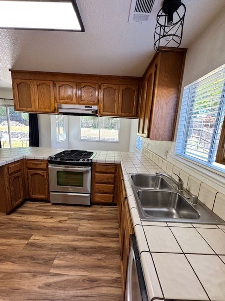 540 Vansicklen Way - Photo 5 of 24