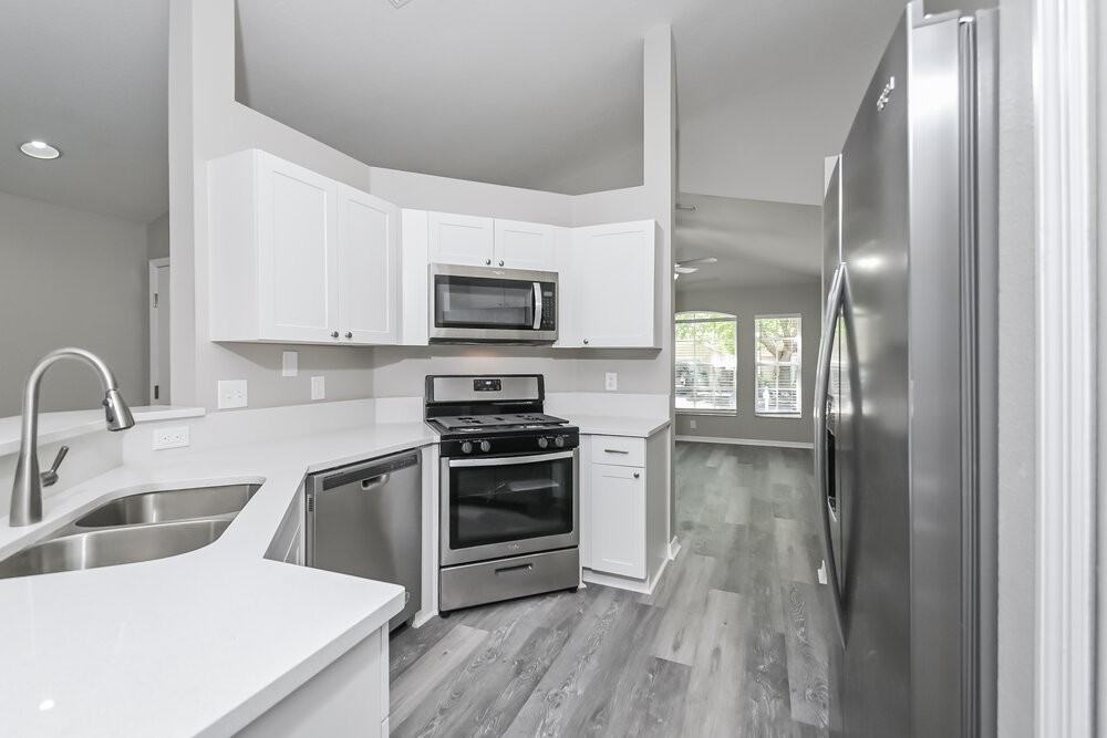 3208 Summer Cruise Dr - Photo 7 of 15