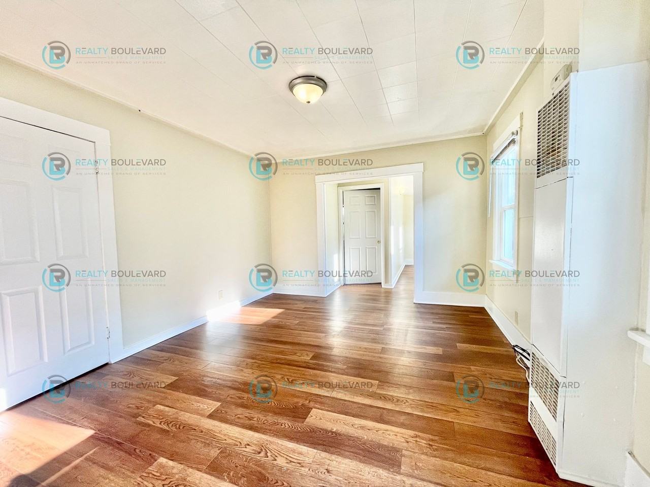 722 E 7th St - Photo 7 of 10