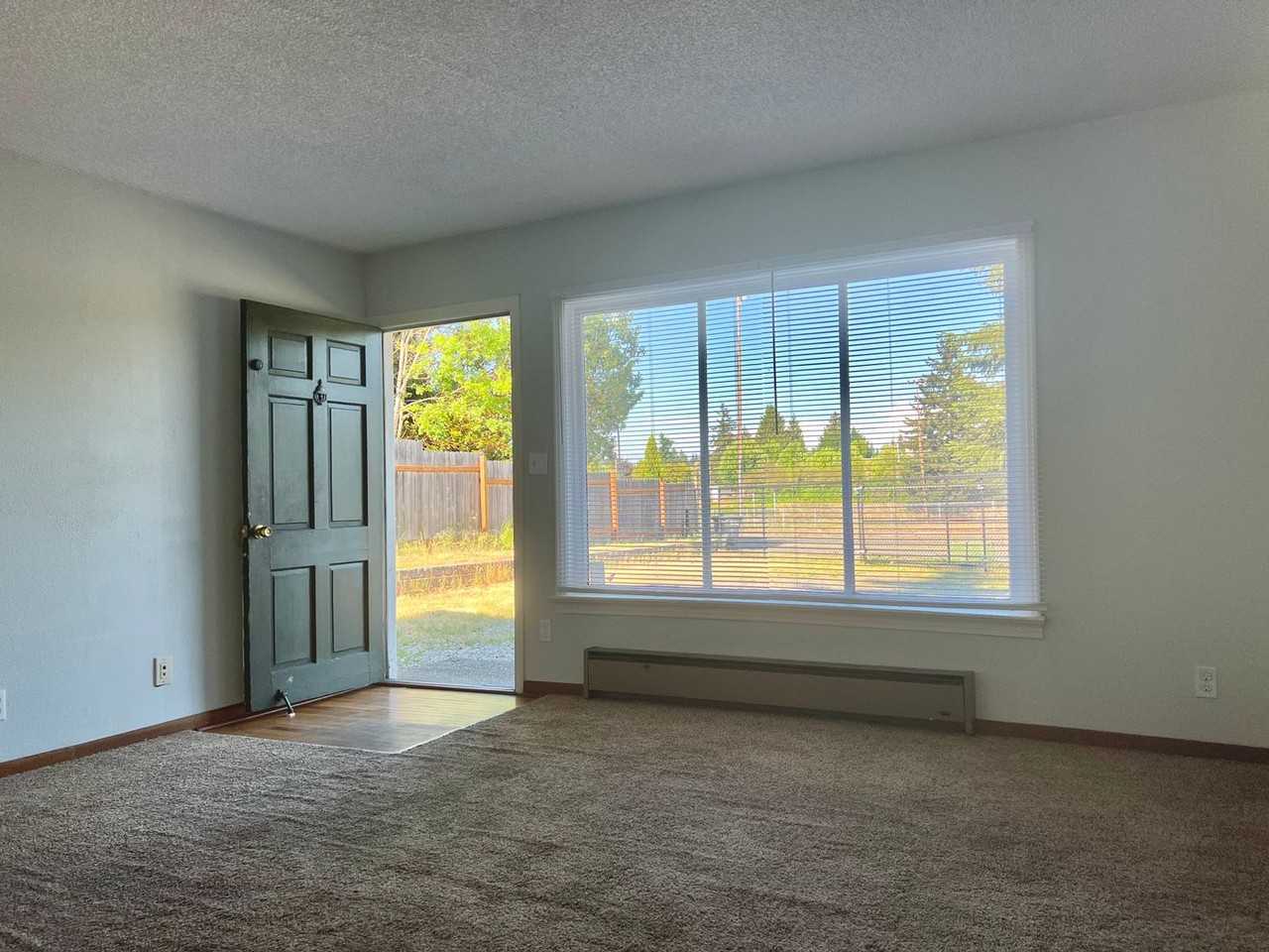 16043 Sylvester Rd Sw - Photo 3 of 12