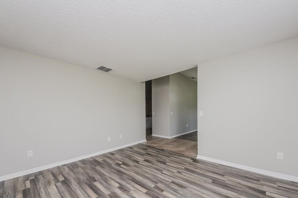 46 Dorset Dr - Photo 3 of 14