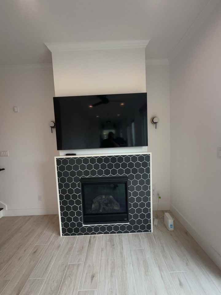 1423 Holly St - Photo 4 of 15