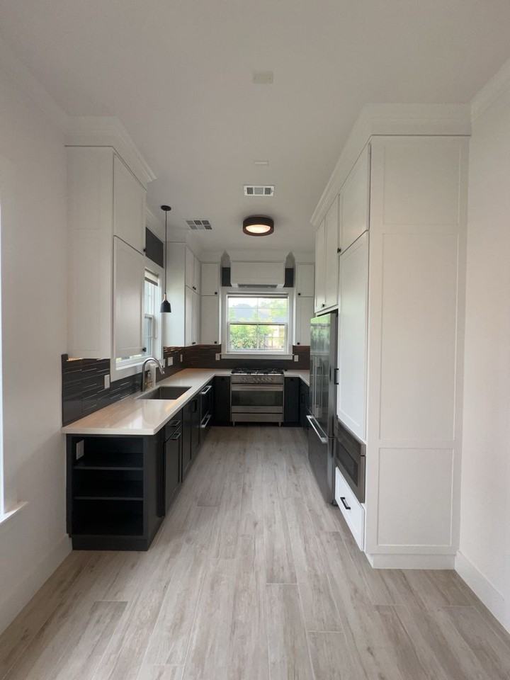 1423 Holly St - Photo 5 of 15