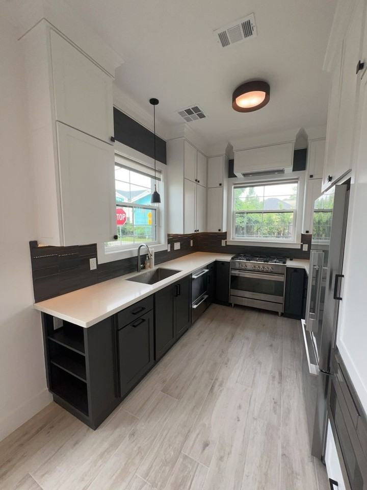 1423 Holly St - Photo 6 of 15