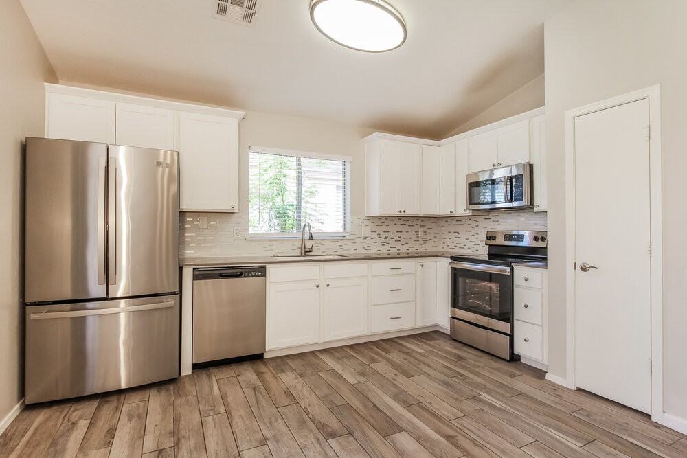 1044 S 239th Ln - Photo 6 of 16