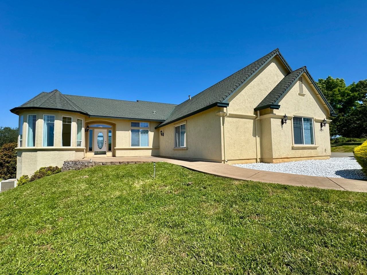 6255 Peacock Way - Photo 2 of 50