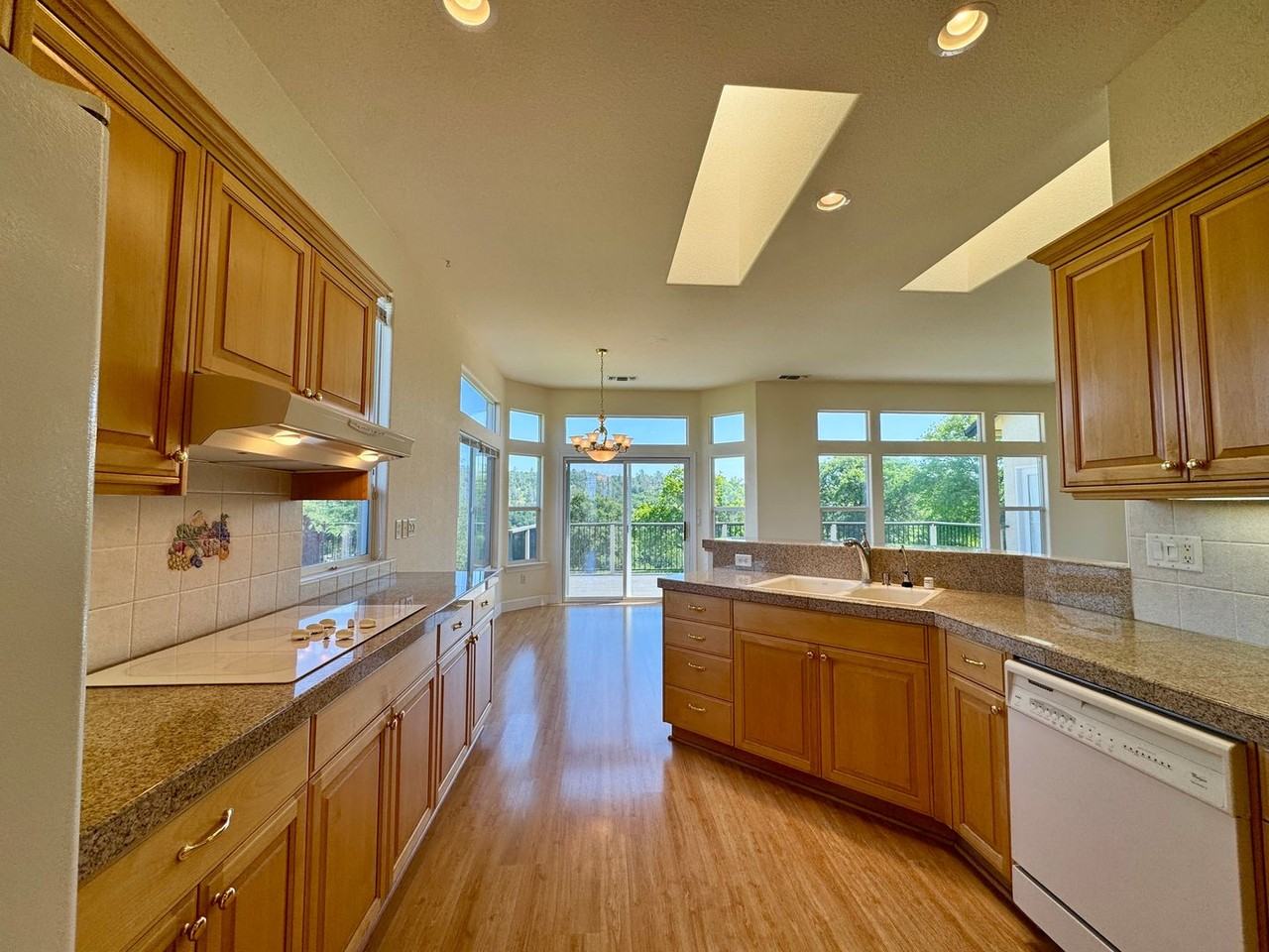 6255 Peacock Way - Photo 5 of 50