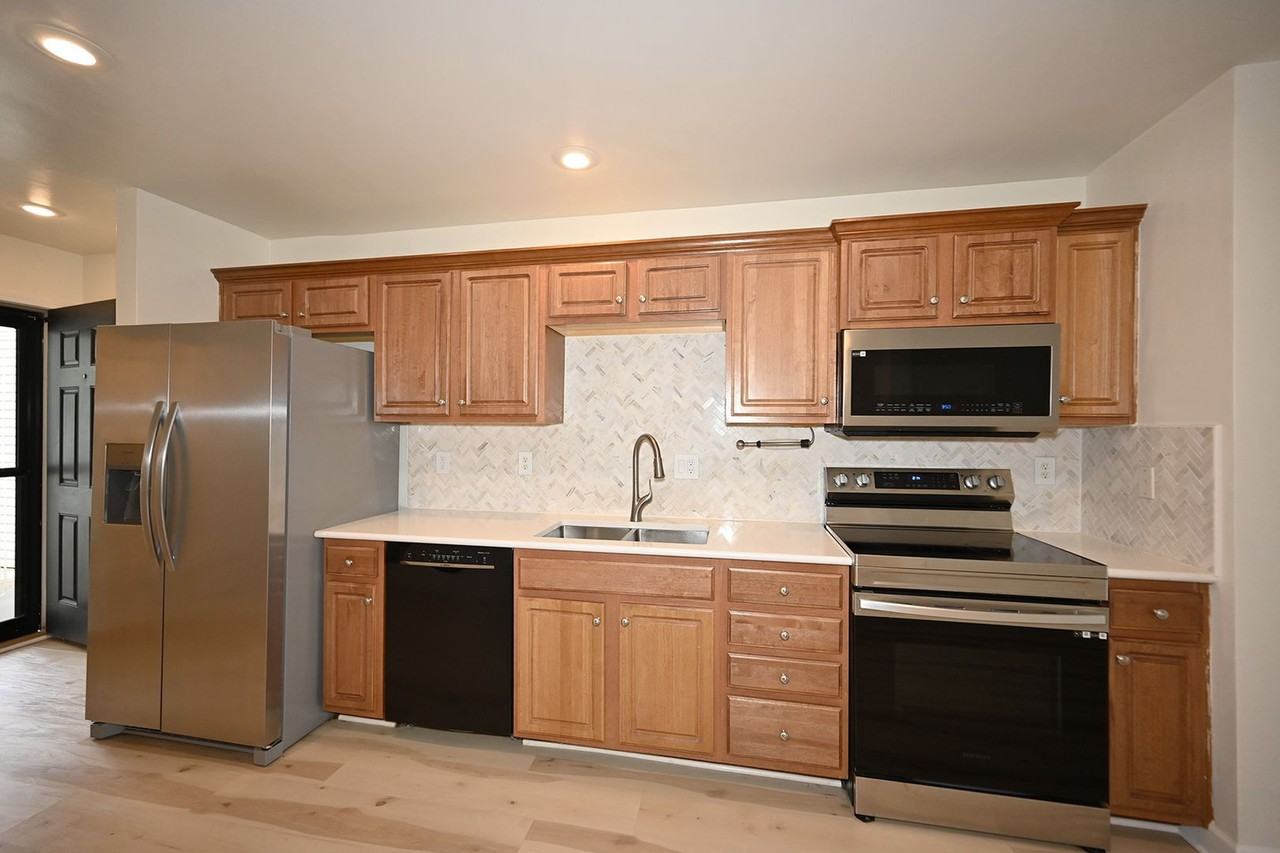 15525 Nw 123rd St - Photo 3 of 23