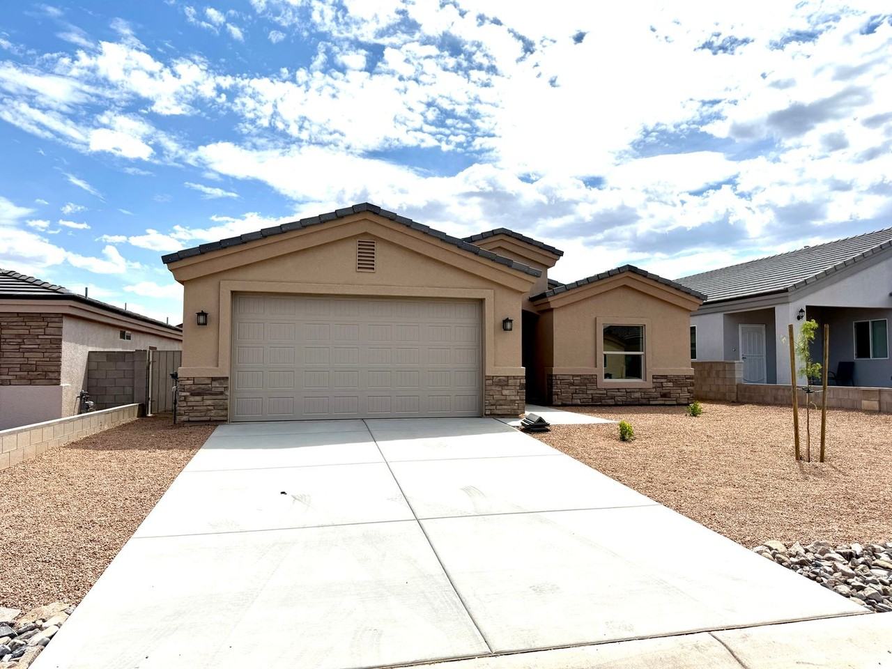 3368 N Apache St - Photo 2 of 42