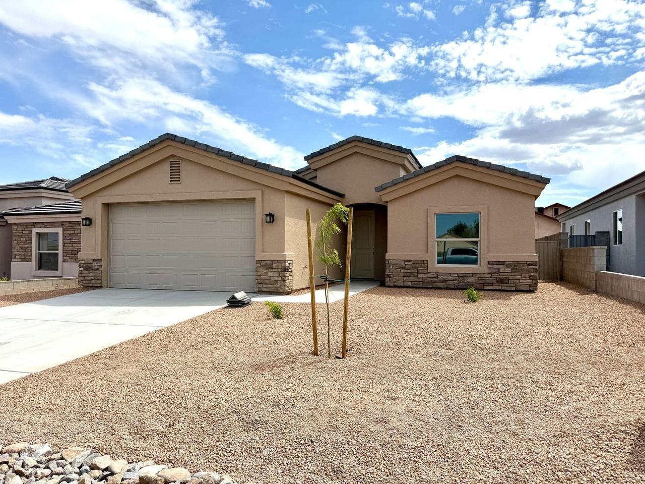 3368 N Apache St - Photo 3 of 42