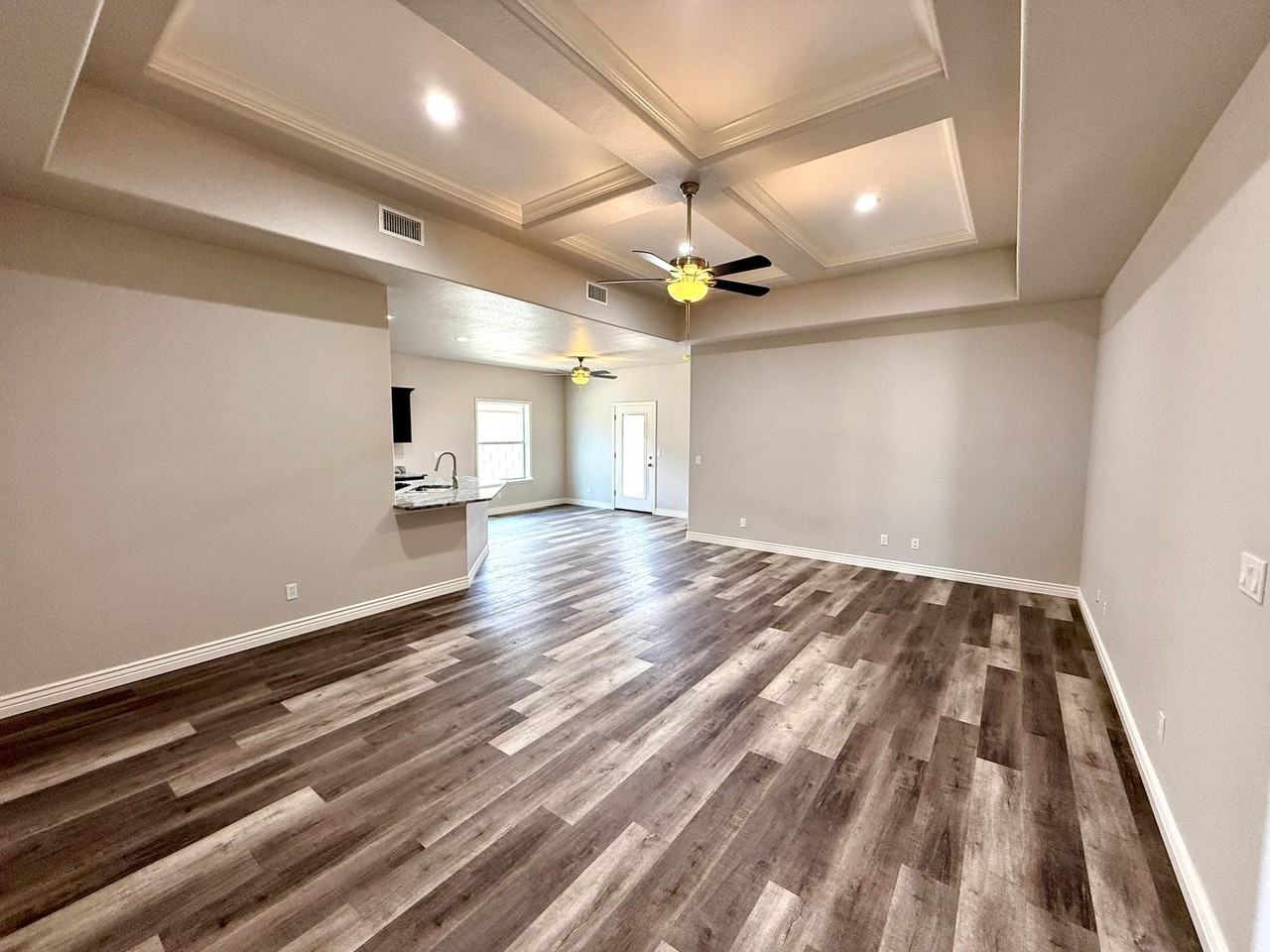 3368 N Apache St - Photo 4 of 42