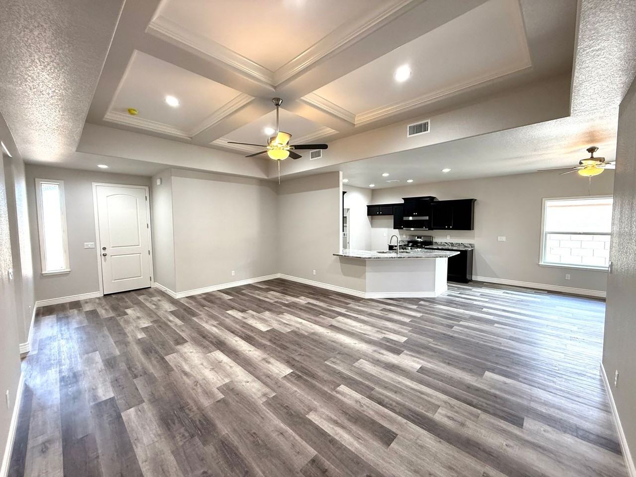 3368 N Apache St - Photo 5 of 42