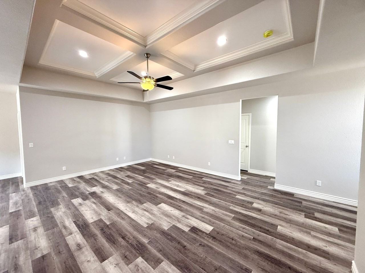 3368 N Apache St - Photo 7 of 42