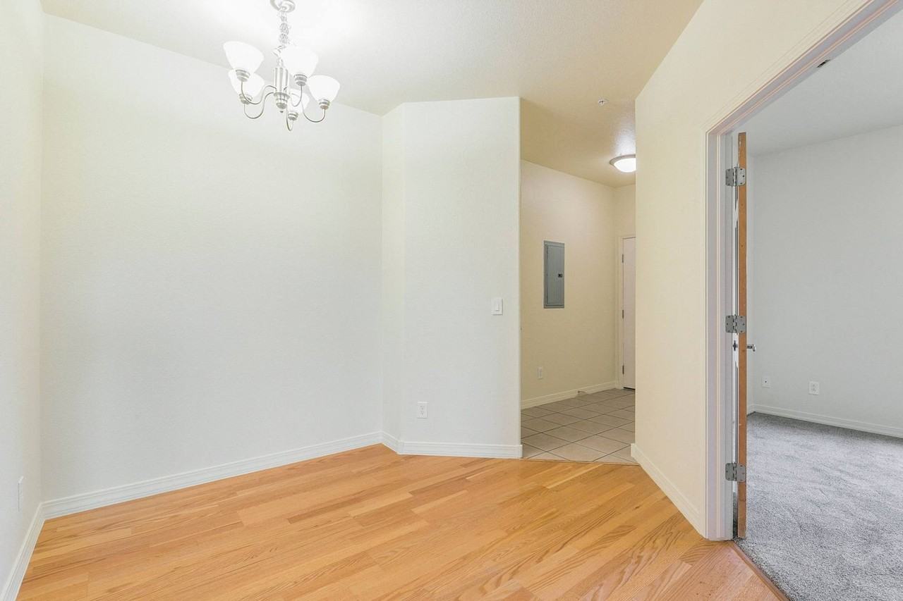 5220 Boardwalk Dr Unit F34 - Photo 4 of 30