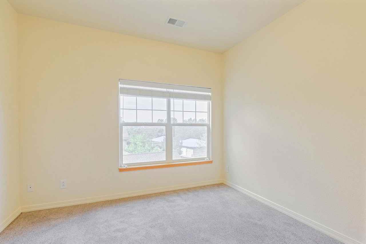 5220 Boardwalk Dr Unit F34 - Photo 6 of 30