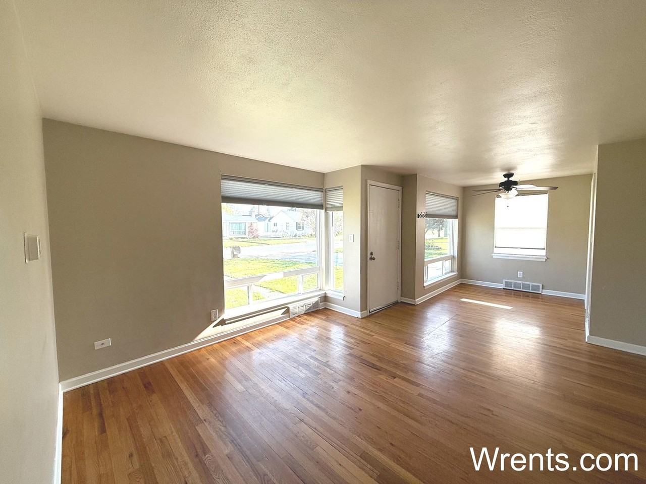 1018 E 40th Ave - Photo 2 of 15