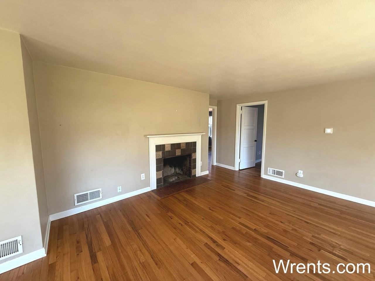 1018 E 40th Ave - Photo 3 of 15