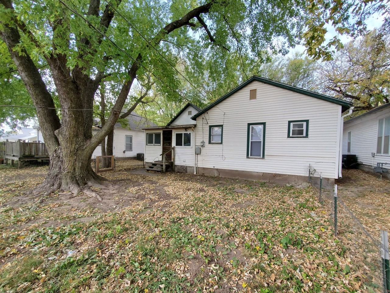 728 Lincoln Ave - Photo 2 of 30