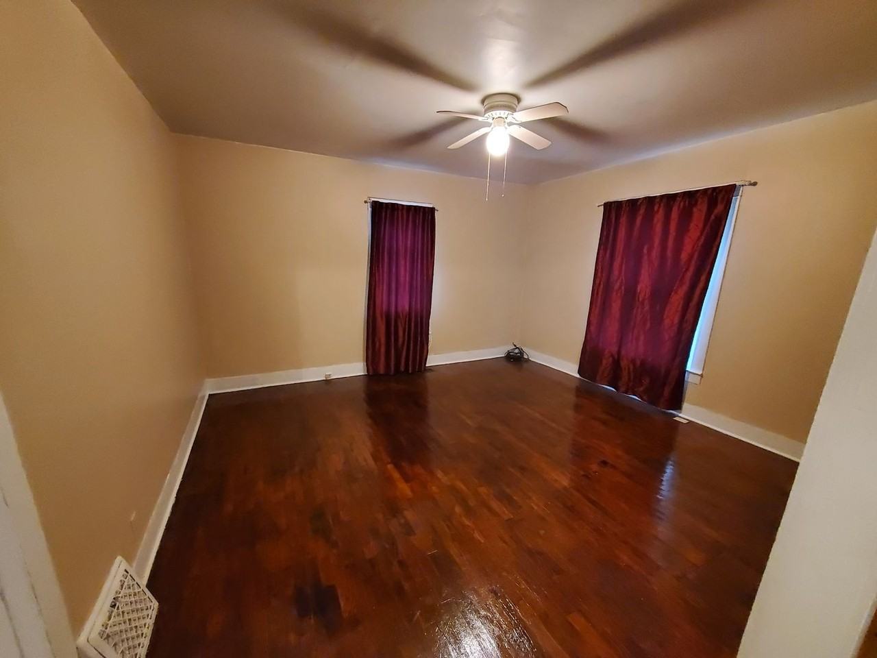 728 Lincoln Ave - Photo 4 of 30