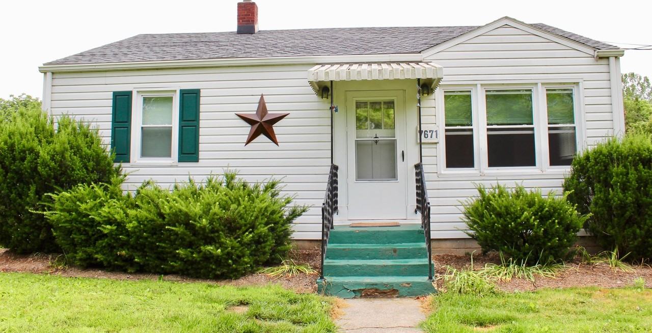 7671 S Main St - Photo 3 of 35