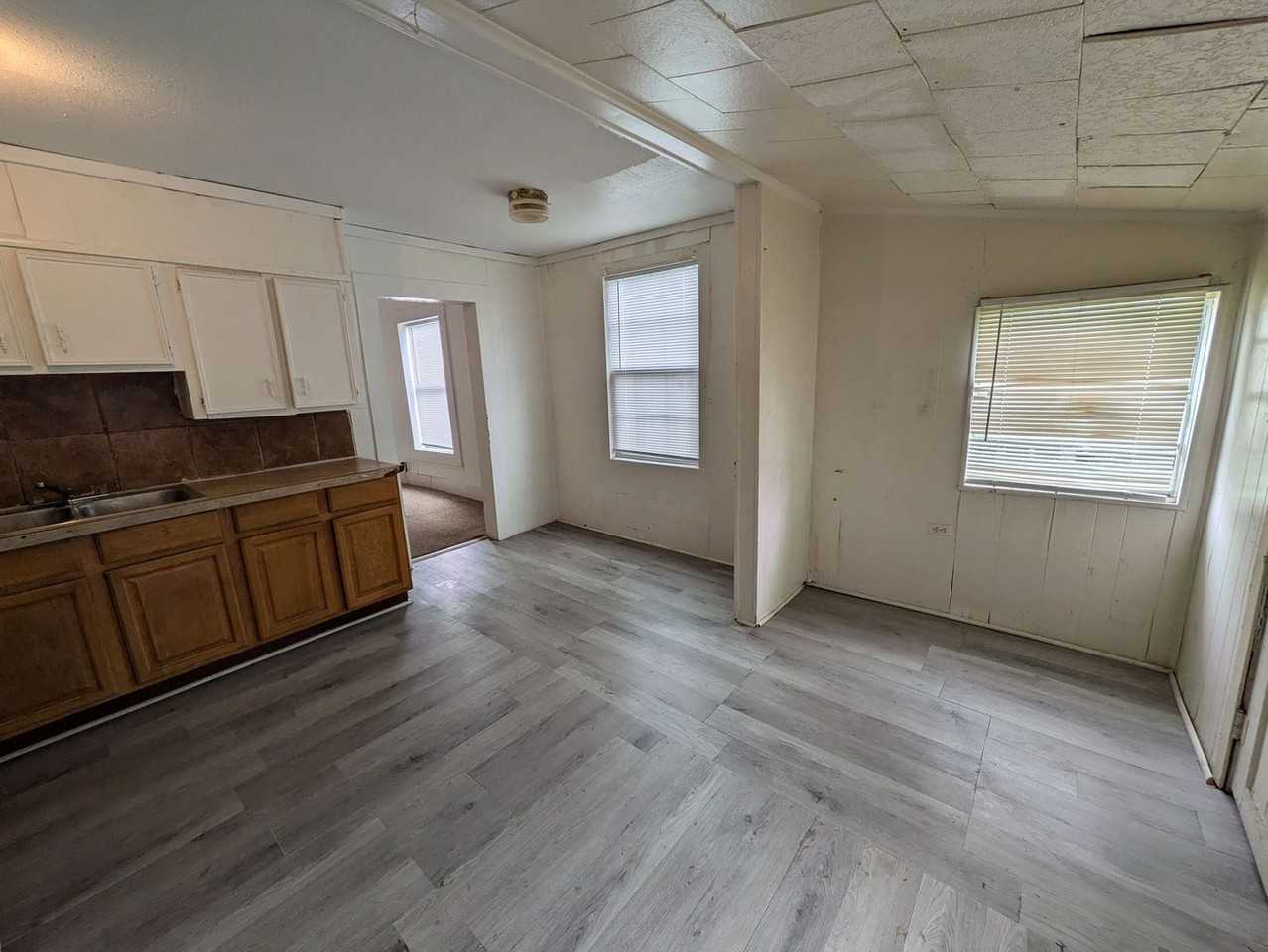 3490 Park St - Photo 2 of 8