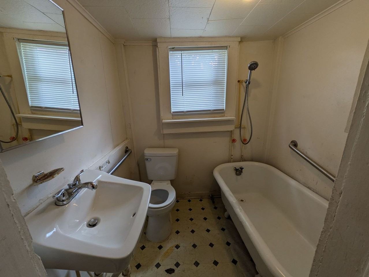 3490 Park St - Photo 3 of 8