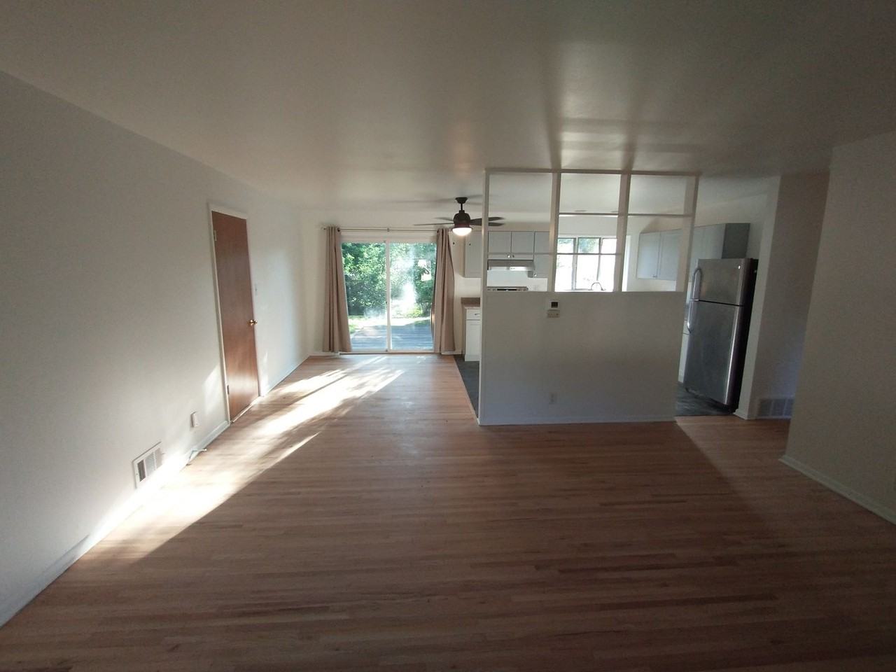 3325 Martin Dr - Photo 5 of 19