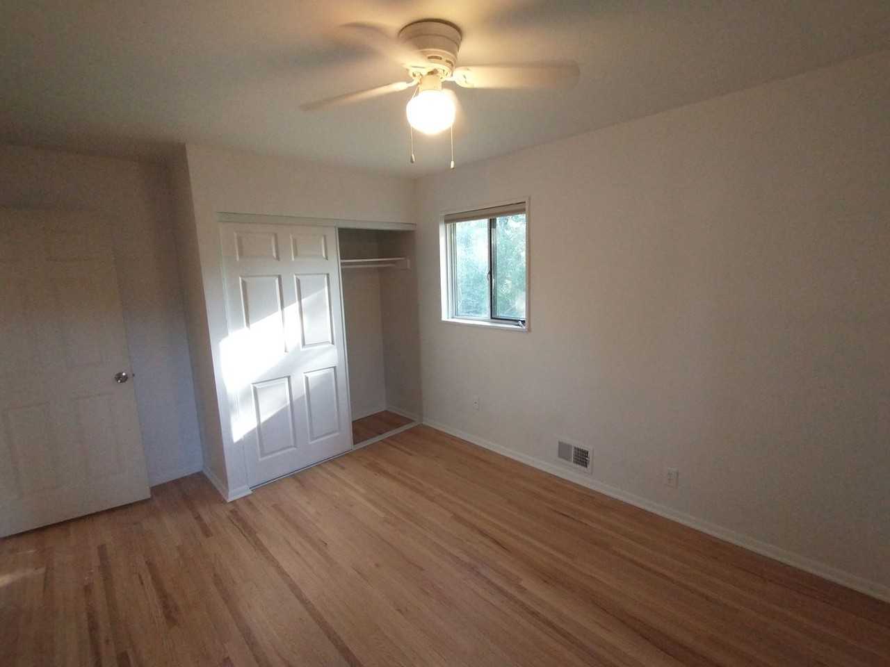 3325 Martin Dr - Photo 6 of 19
