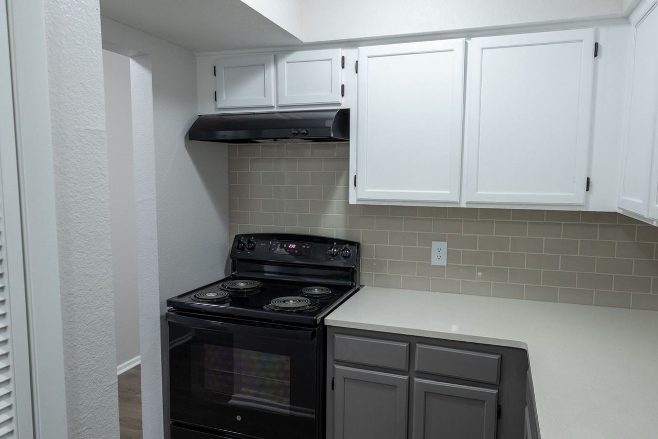 3425 E. English St. - Photo 4 of 10