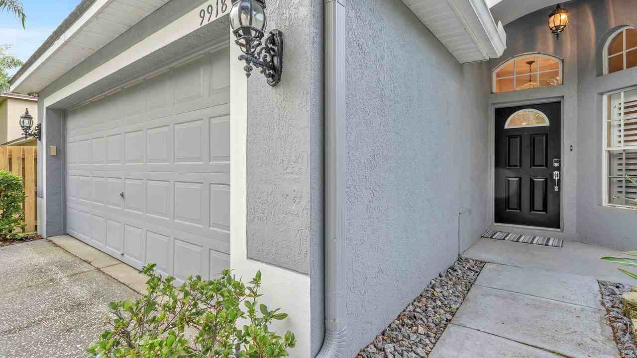 9918 Hartwell Bridge Cir - Photo 2 of 39