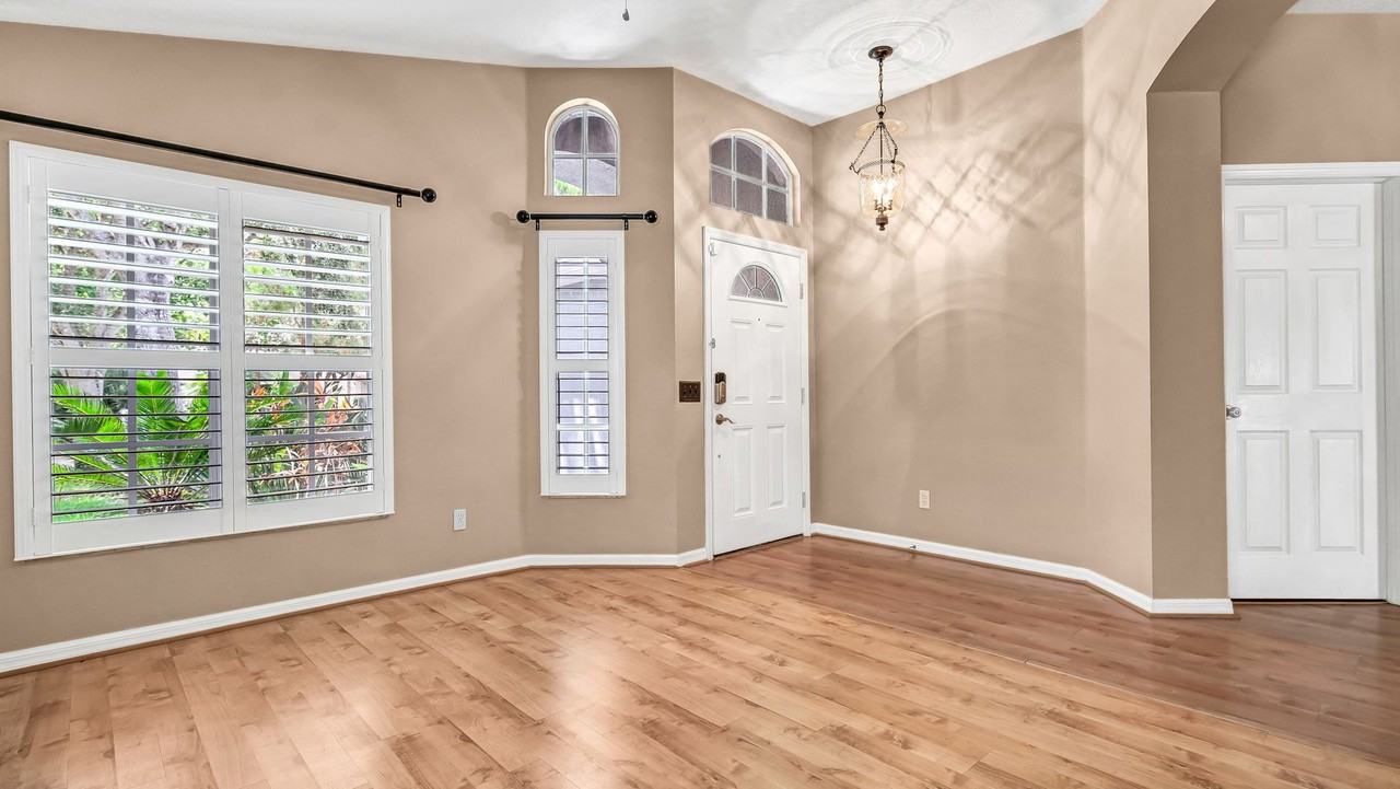 9918 Hartwell Bridge Cir - Photo 6 of 39