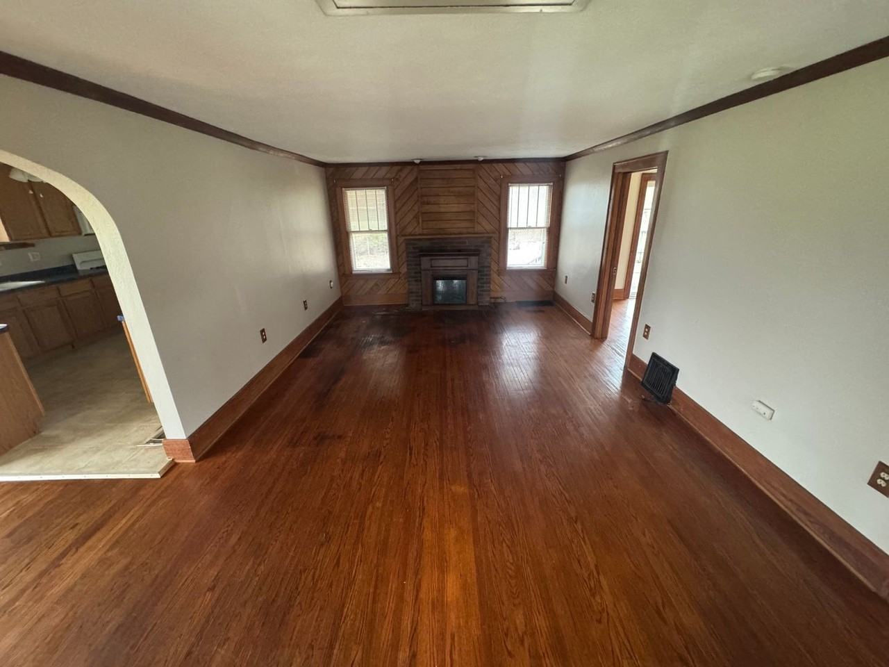 157 Fairview Ave - Photo 2 of 14