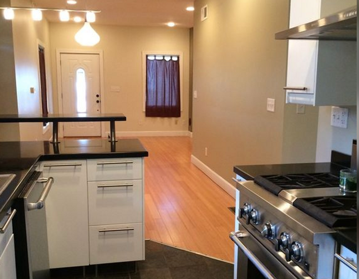 1424 S Walnut St - Photo 3 of 7