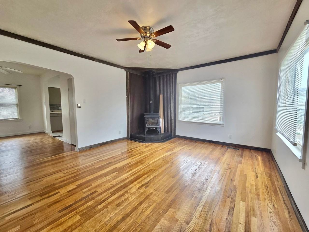 145 N 300 W - Photo 5 of 17