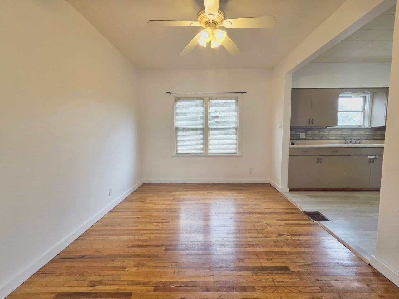 145 N 300 W - Photo 6 of 17