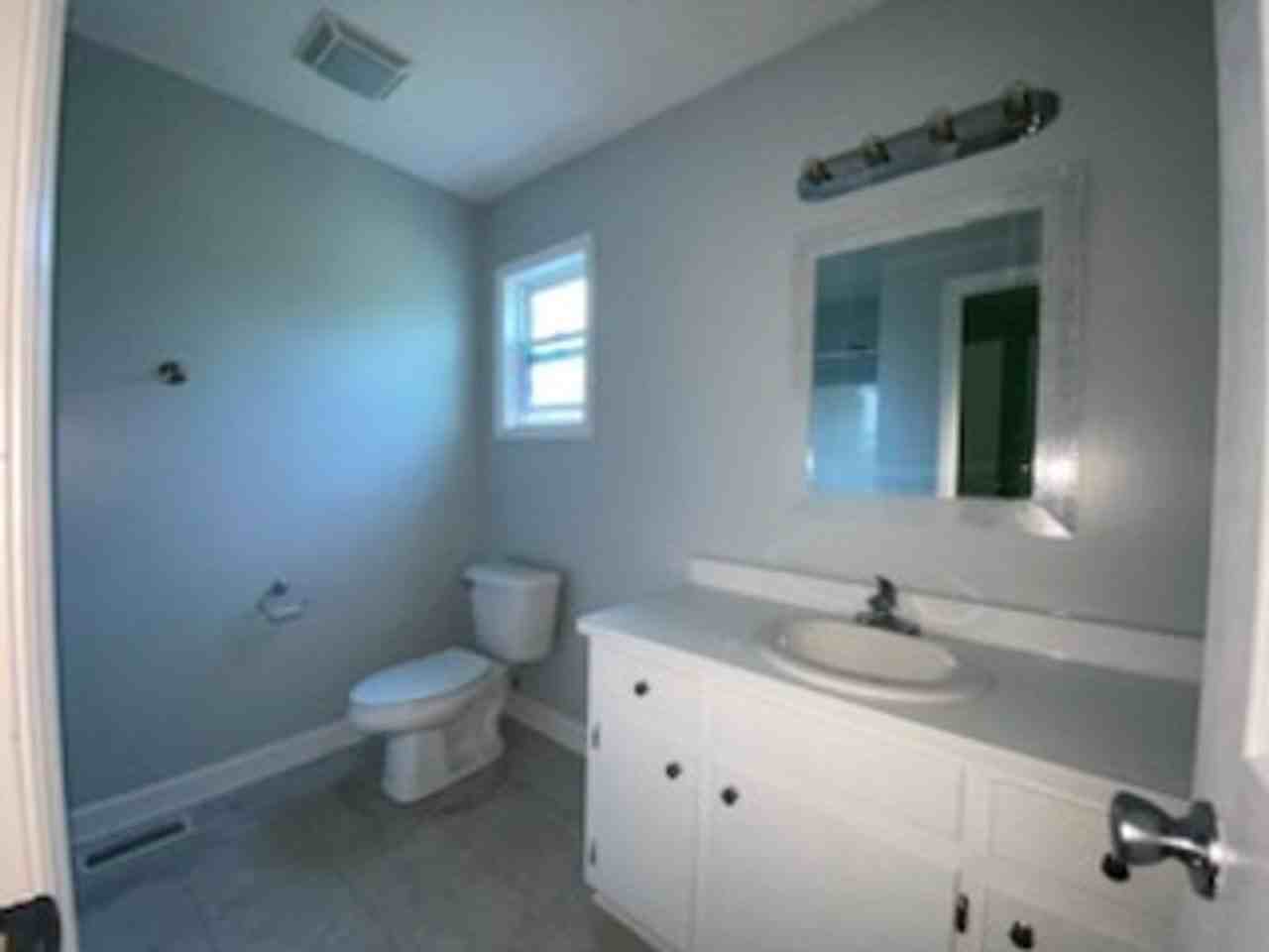 215 Brookfield Cir - Photo 3 of 17