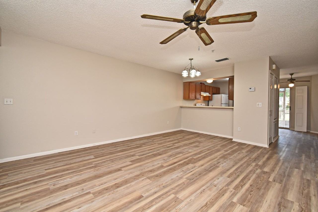 144 Reserve Cir #112 - Photo 5 of 22