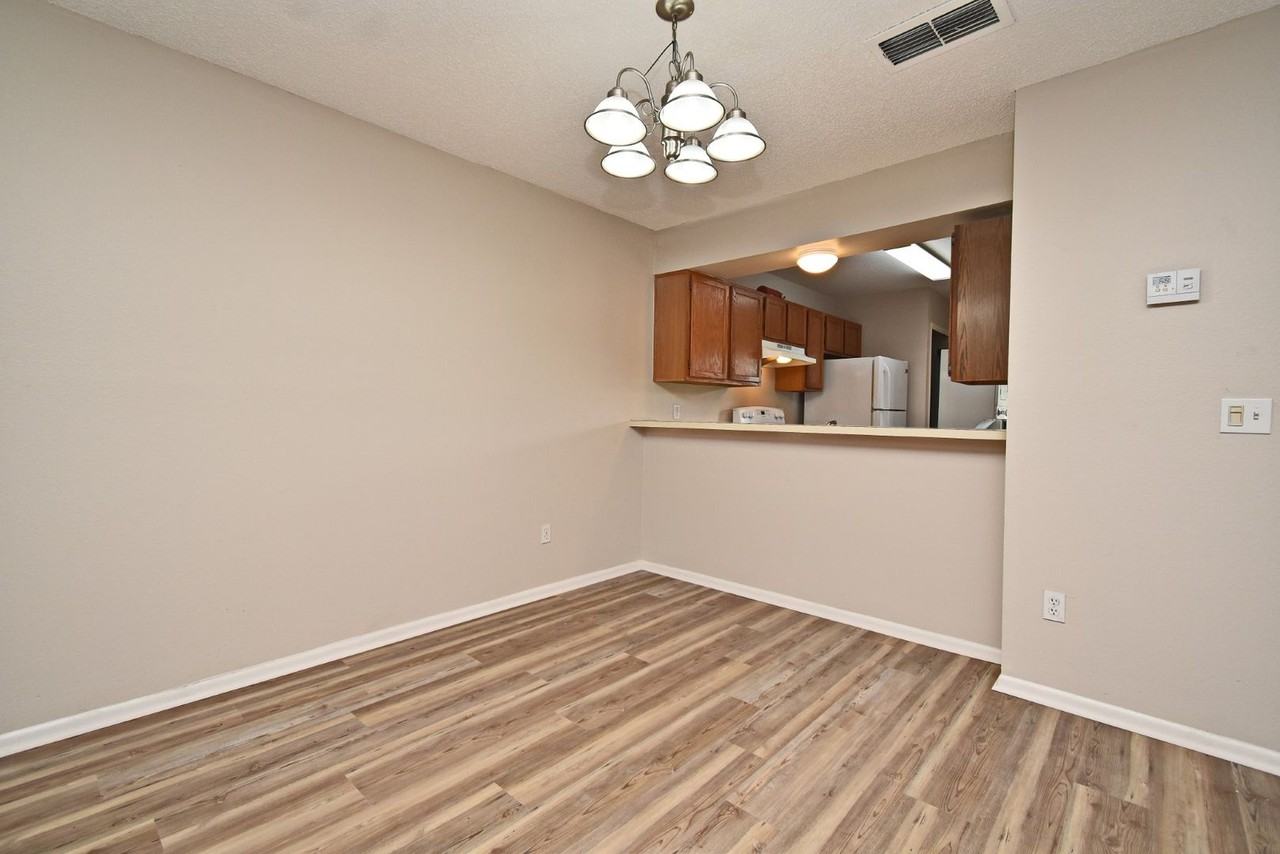 144 Reserve Cir #112 - Photo 6 of 22