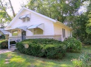 1104 S Crisp Ave - Photo 2 of 4