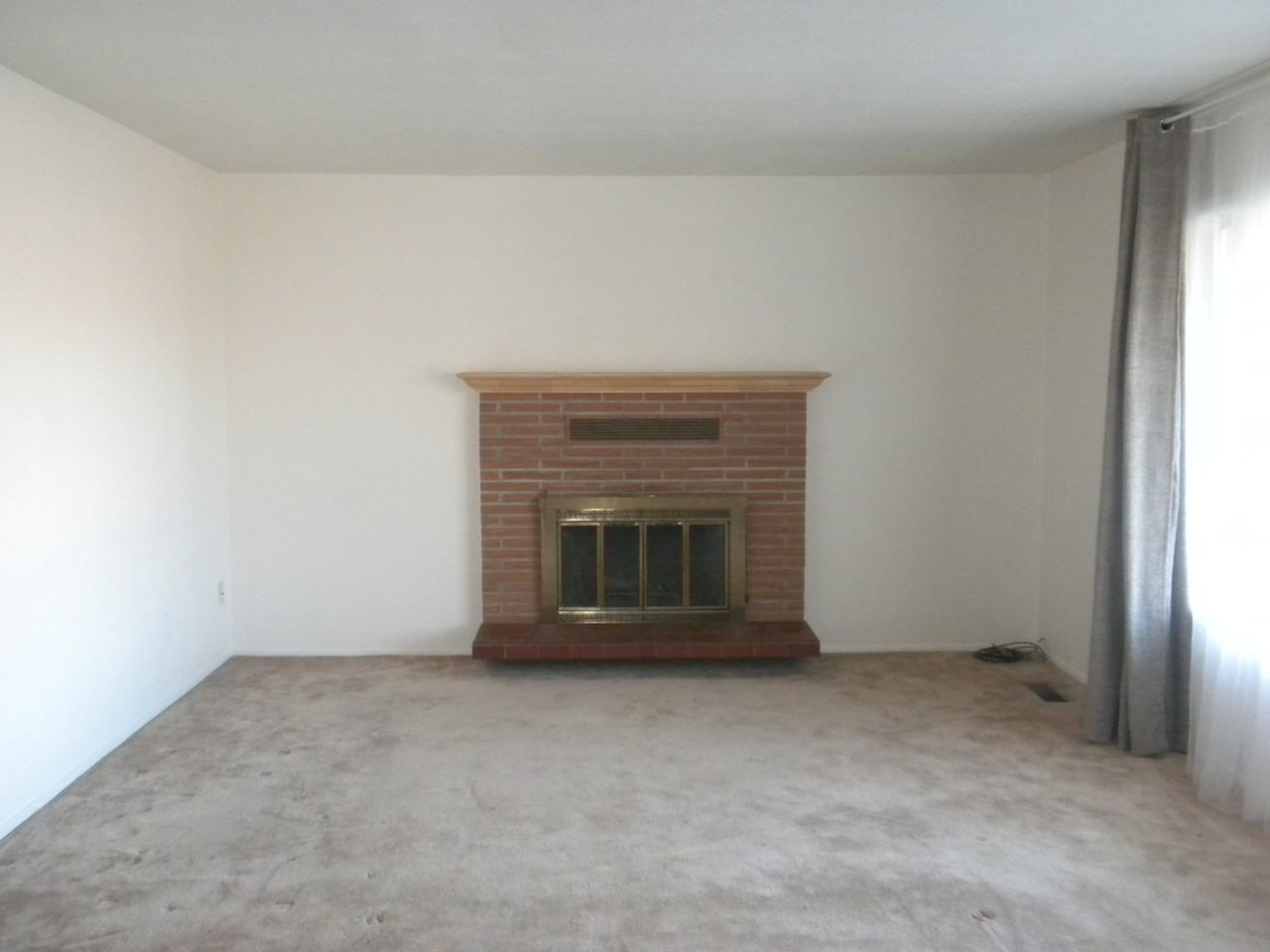 1903 5th St - Photo 3 of 15