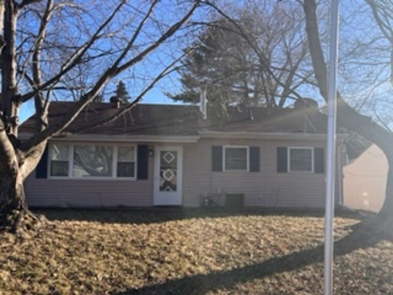 1438 Dodge St - Photo 2 of 18