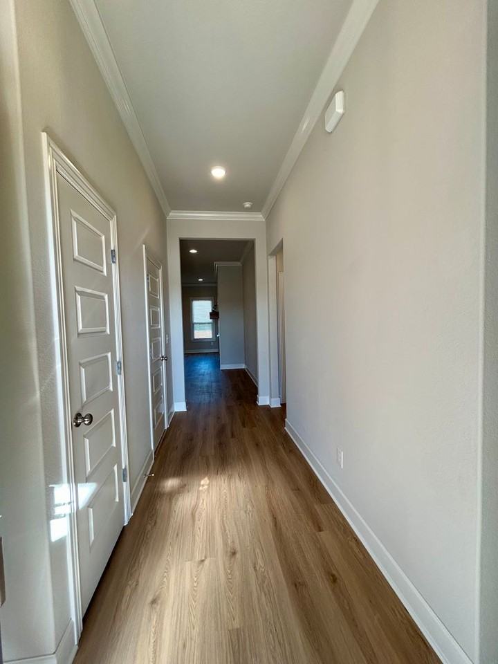 1812 Charles St - Photo 2 of 21