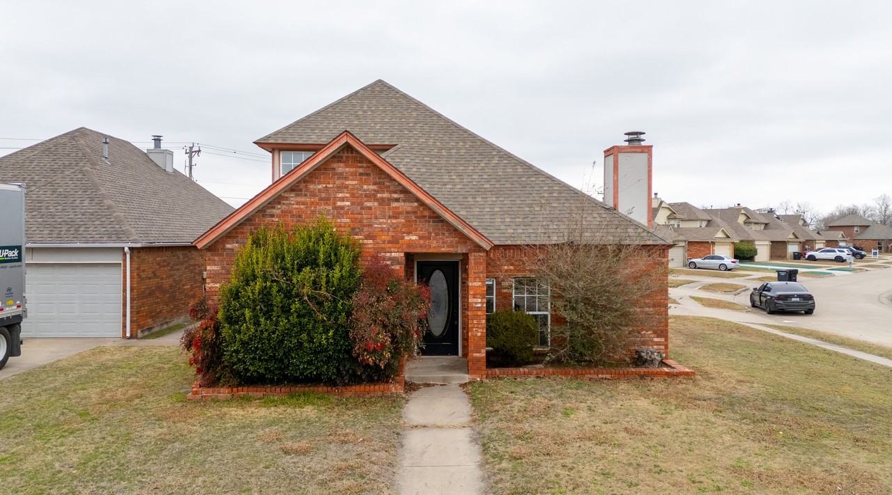 1801 Sw 24th St - Photo 2 of 16